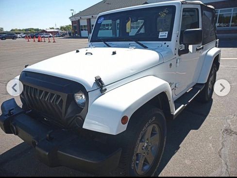 Used 2015 Jeep Wrangler Sport AWD/4WD image 2