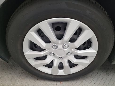 Used 2023 Nissan Sentra S FWD image 31