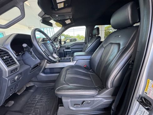 Used 2022 Ford F250 Platinum w/ FX4 Off-Road Package AWD/4WD image 13