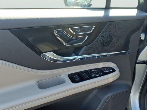 Used 2023 Lincoln Corsair AWD w/ Equipment Group 101A image 9