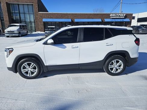 Certified 2023 GMC Terrain SLE w/ Driver Convenience Package image 4