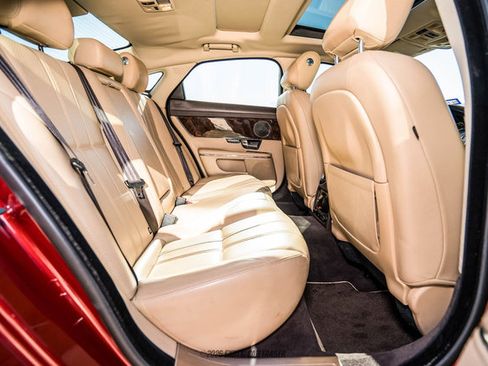 Used 2012 Jaguar XJ RWD image 33