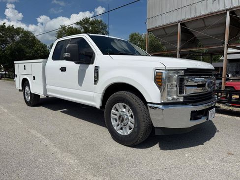 Used 2019 Ford F250 XL w/ STX Appearance Package RWD image 8