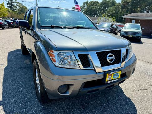 Used 2017 Nissan Frontier SV image 7