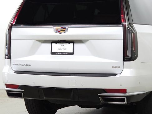 Certified 2024 Cadillac Escalade ESV Premium Luxury AWD/4WD image 8