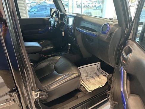 Used 2016 Jeep Wrangler Unlimited Rubicon w/ Dual Top Group image 16