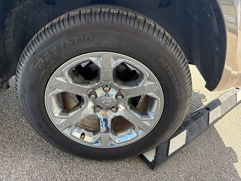 Used 2017 RAM 1500 Laramie w/ Convenience Group AWD/4WD image 9