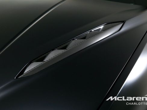Used 2024 Lamborghini Urus Performante AWD/4WD image 36