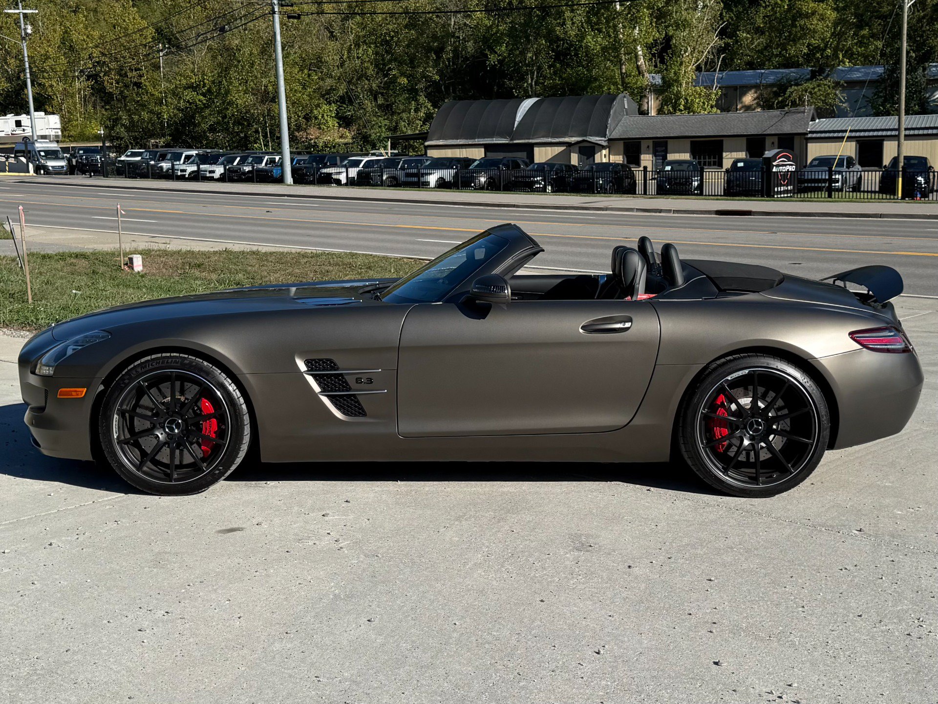 Used 2012 Mercedes-Benz SLS AMG Roadster image 7