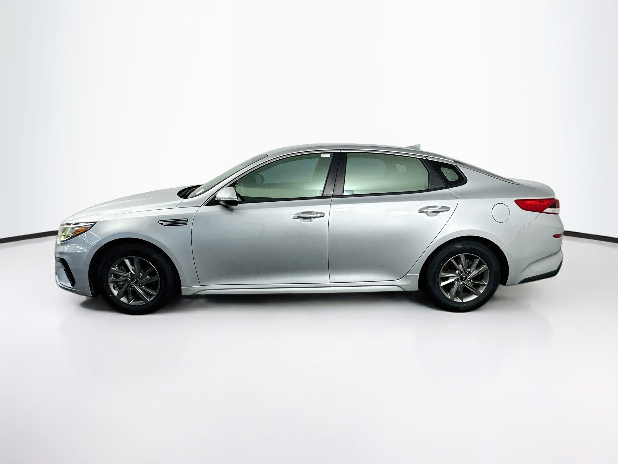 Used 2020 Kia Optima LX FWD image 4
