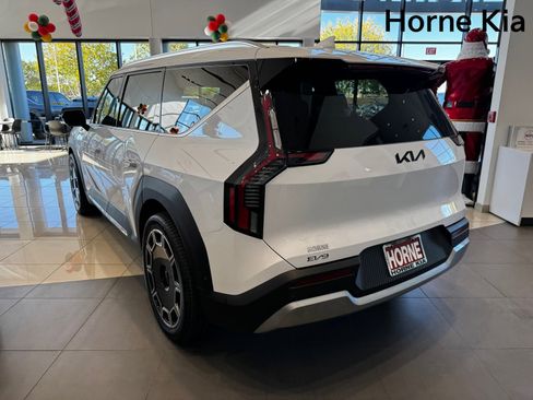 New 2026 Kia EV9 Wind image 5