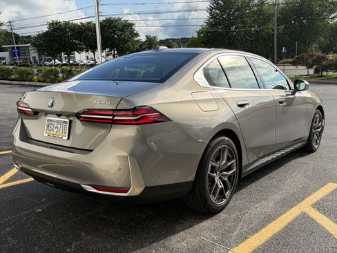 Used 2026 BMW 530i xDrive w/ Premium Package AWD/4WD image 6