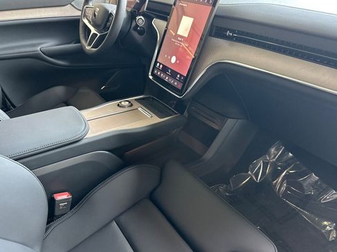 New 2025 Volvo EX90 Ultra image 19