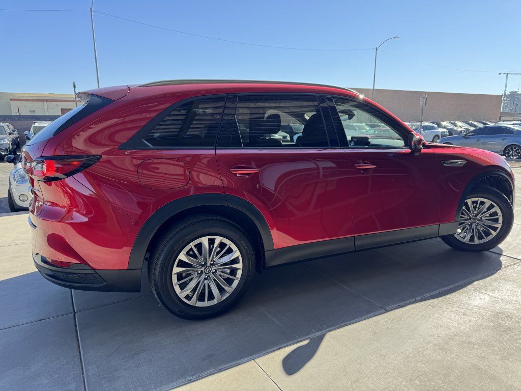 Used 2024 MAZDA CX-90 Plug-In Hybrid w/ Preferred AWD/4WD image 4
