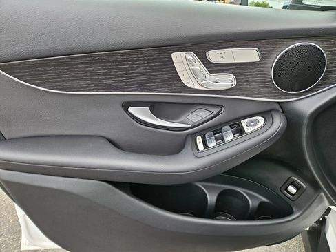 Used 2020 Mercedes-Benz GLC 300 4MATIC image 20