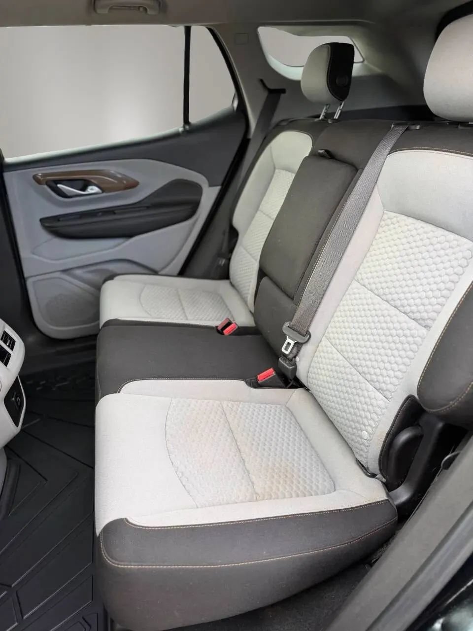 Used 2018 GMC Terrain SLE FWD image 4