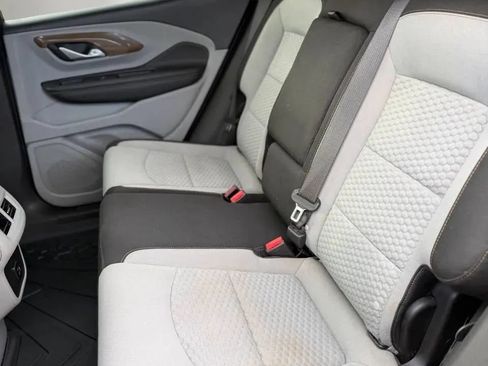 Used 2018 GMC Terrain SLE FWD image 4