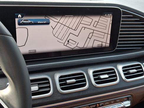 Used 2024 Mercedes-Benz GLE 350 4MATIC image 17