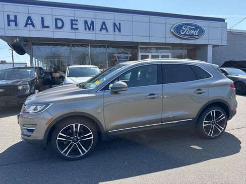 Used 2017 Lincoln MKC Reserve image 1