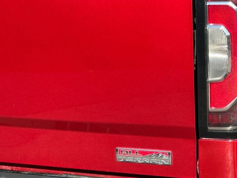 Used 2018 GMC Sierra 1500 SLT w/ All Terrain Package image 27