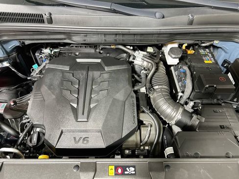 Used 2024 Kia Carnival EX FWD image 29