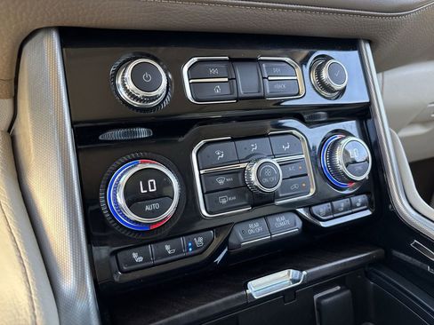 Used 2023 GMC Yukon XL Denali w/ Max Trailering Package image 22