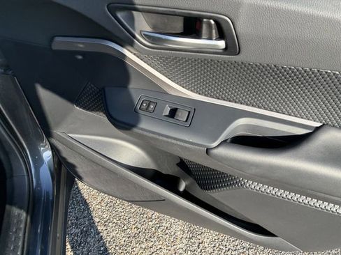 Used 2021 Toyota C-HR LE FWD image 28