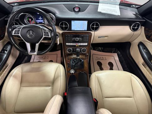 Used 2015 Mercedes-Benz SLK 250 w/ Premium Package image 16