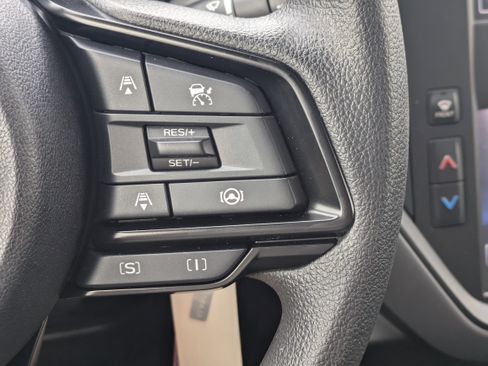 Used 2025 Subaru Crosstrek 2.0i image 24