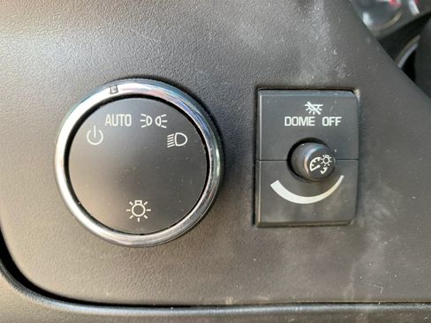 Used 2018 Chevrolet Express 2500 w/ Driver Convenience Package RWD image 18