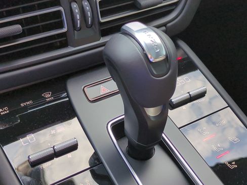Used 2026 Porsche Macan GTS AWD/4WD image 27