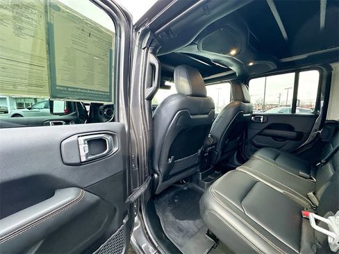 Used 2025 Jeep Wrangler Sahara w/ Safety Group image 17