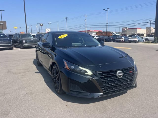 Used 2023 Nissan Altima 2.0 SR FWD image 7