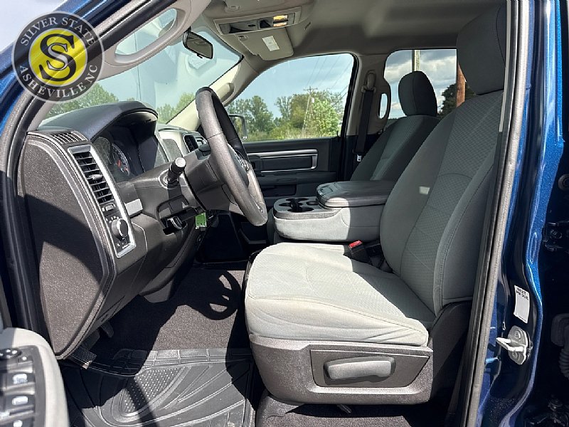 Used 2020 RAM 1500 Classic SLT AWD/4WD image 11