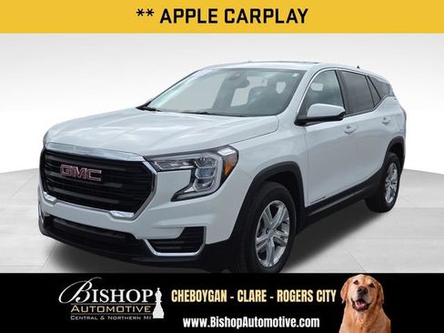 Used 2024 GMC Terrain SLE w/ LPO, Floor Liner Package FWD image 8