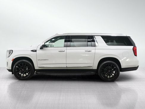 Used 2024 GMC Yukon XL SLT w/ SLT Luxury Package AWD/4WD image 2