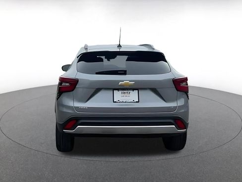 Used 2025 Chevrolet Trax LT image 12
