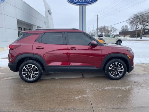 Used 2025 Chevrolet TrailBlazer LT w/ LT Cold Weather Package image 16