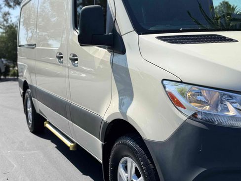 Used 2022 Mercedes-Benz Sprinter 1500 image 24