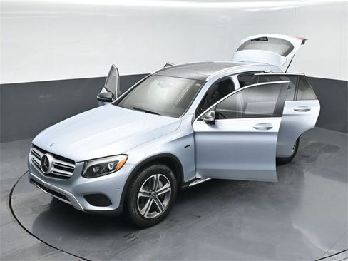 Used 2018 Mercedes-Benz GLC 350e 4MATIC image 56