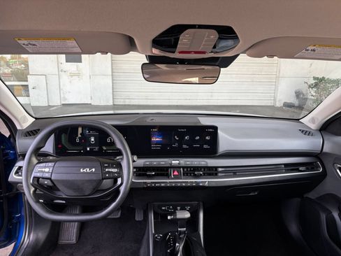 Used 2025 Kia K4 FWD image 28