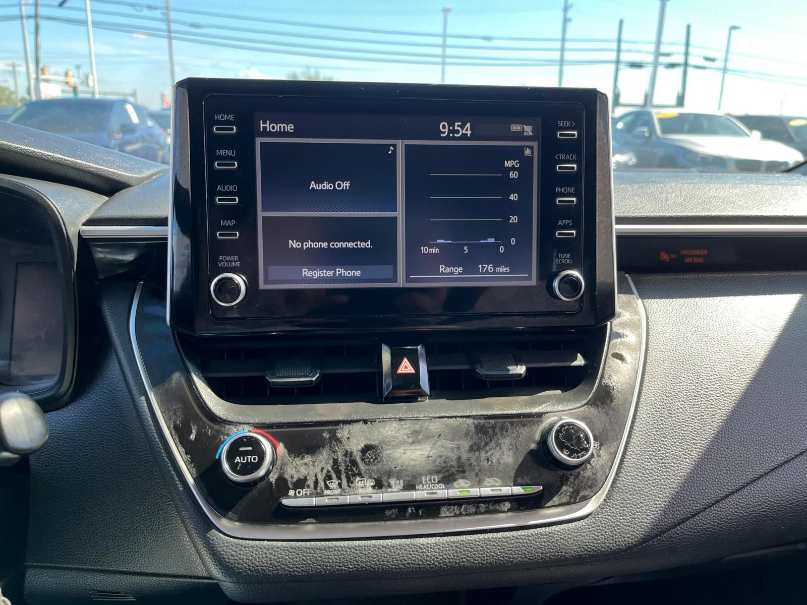 Used 2020 Toyota Corolla LE FWD image 17