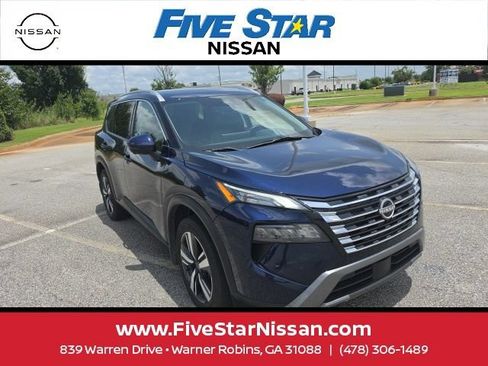 Used 2024 Nissan Rogue SL w/ SL Premium Package AWD/4WD image 3