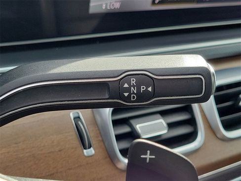 Used 2022 Mercedes-Benz GLS 450 4MATIC image 12