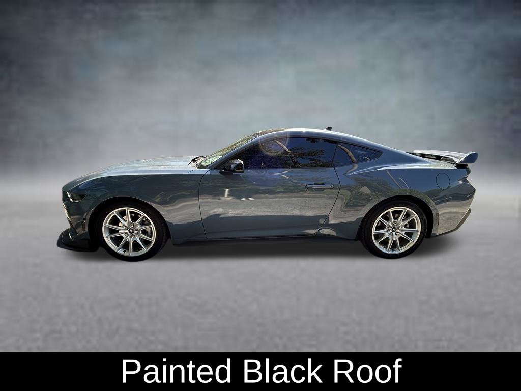 Used 2025 Ford Mustang Coupe RWD image 4