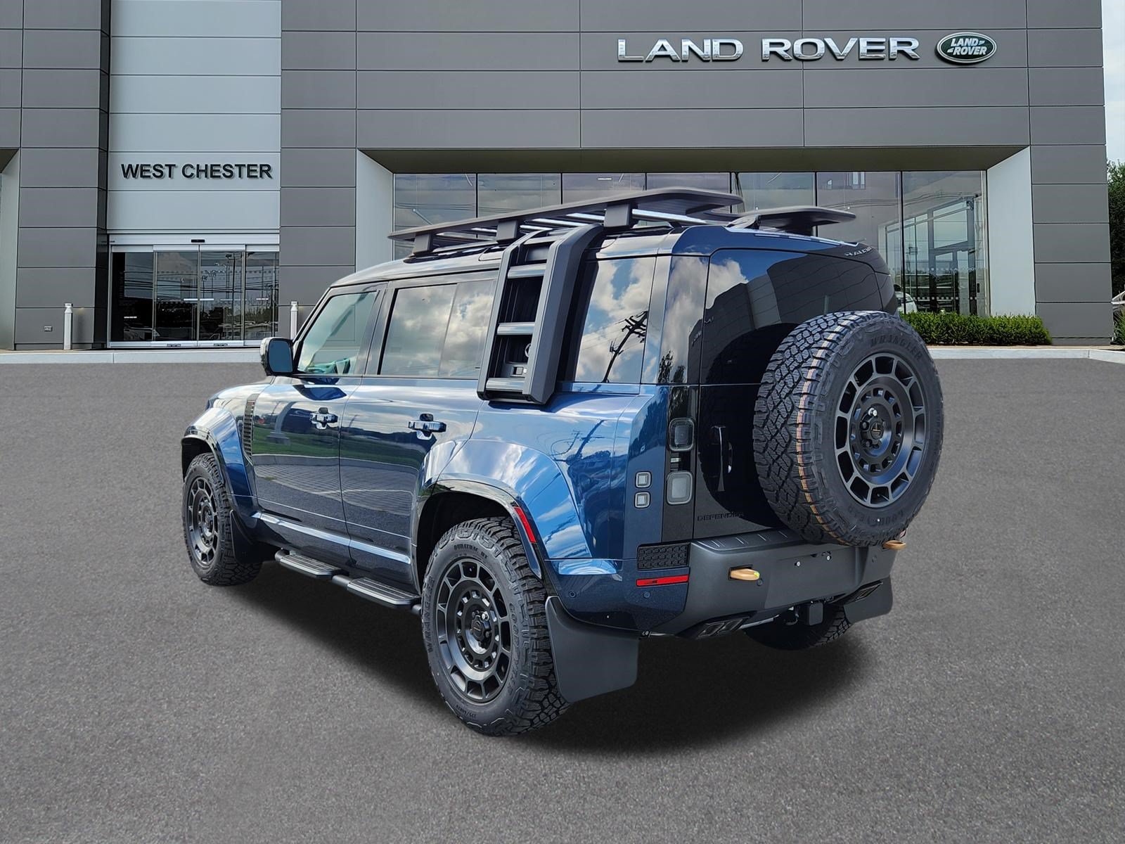 New 2026 Land Rover Defender 110 OCTA AWD/4WD image 3