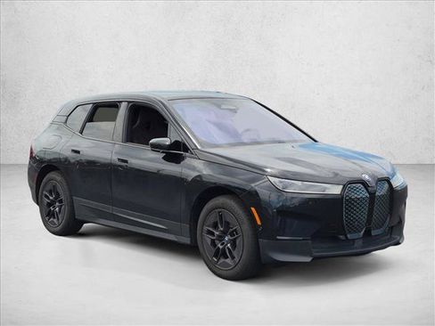 Used 2024 BMW iX xDrive50 AWD/4WD image 3