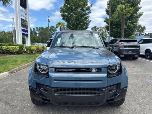 New 2026 Land Rover Defender 110 X-Dynamic SE AWD/4WD image 9