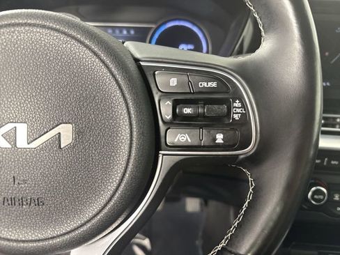 Used 2022 Kia Niro EX w/ Cold Weather Package FWD image 13