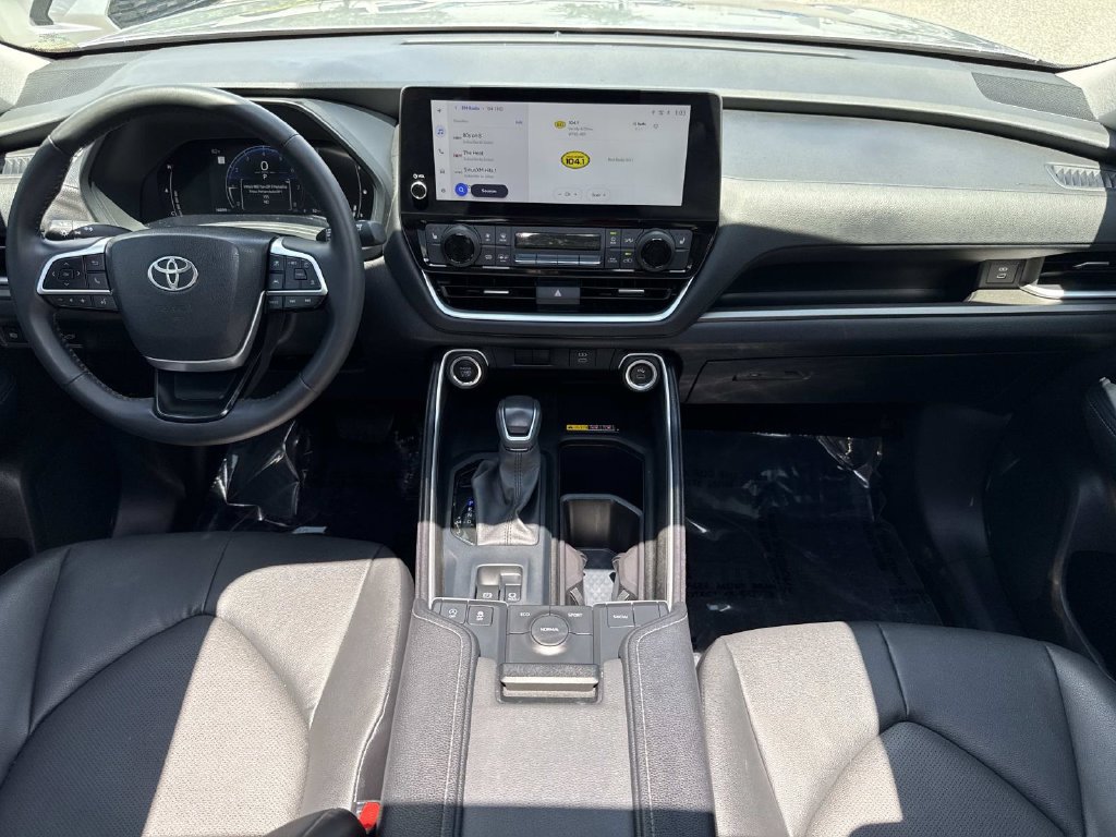 Used 2025 Toyota Grand Highlander FWD image 18
